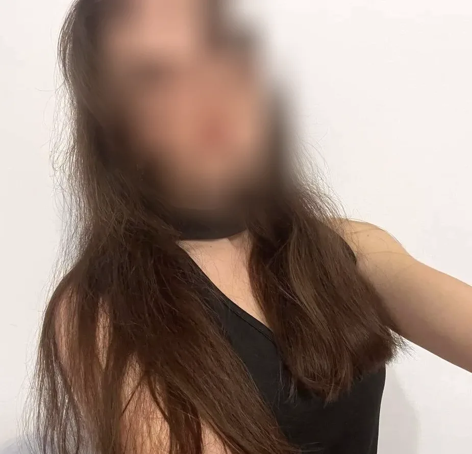 Daniela, 32