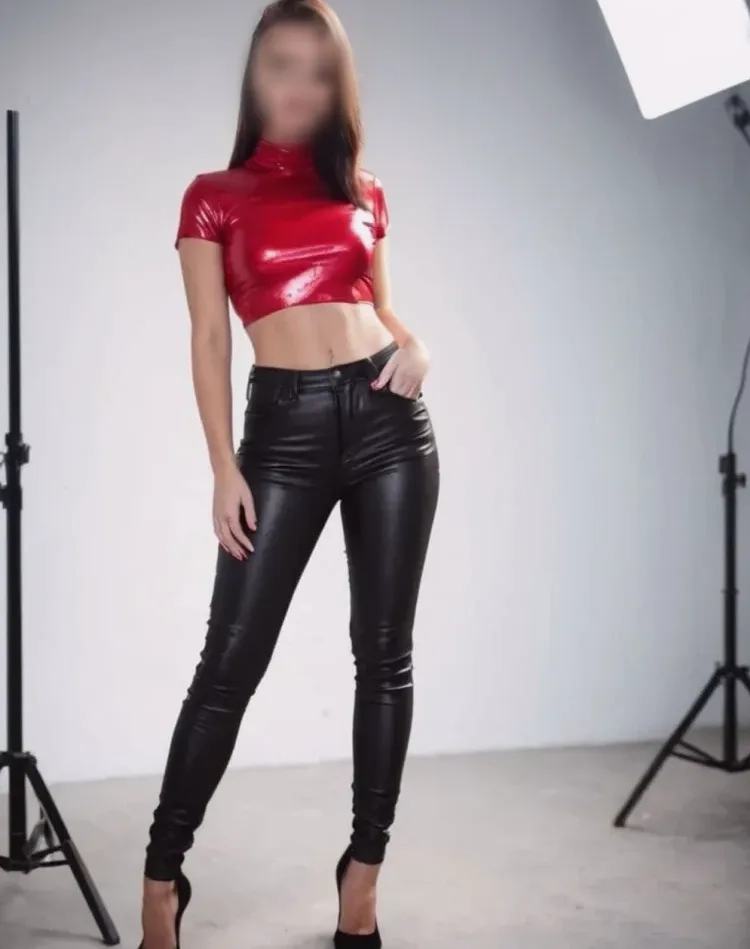 Denise, 29
