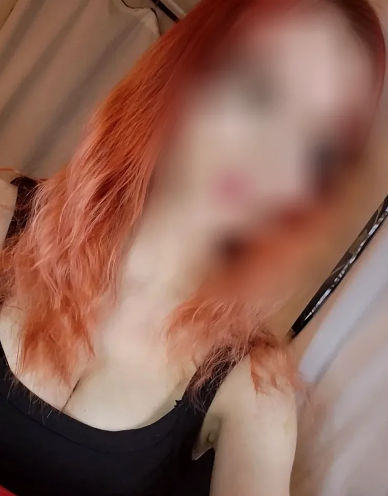 Greta, 33