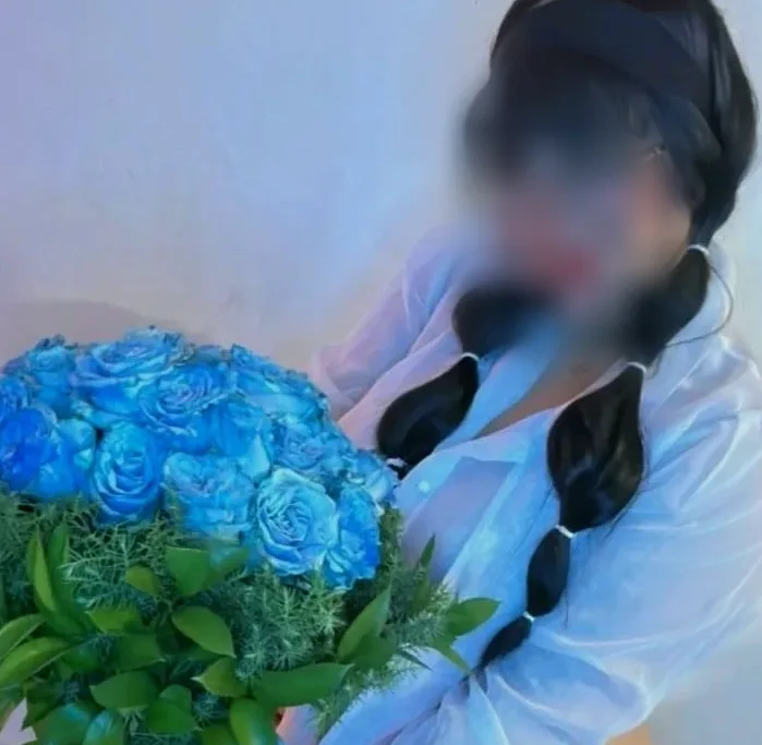 Larissa, 25