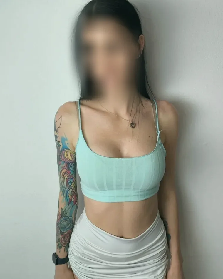 Maja, 28