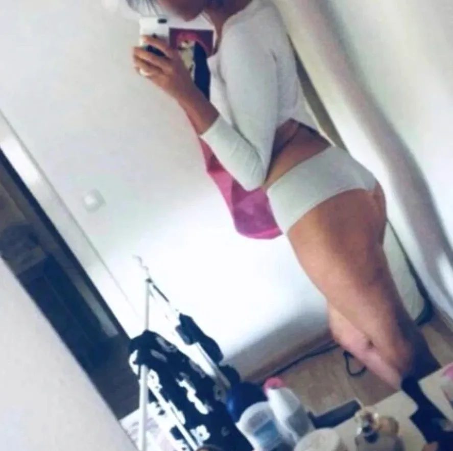 Yvonne, 31