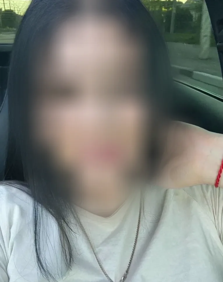 Yvonne, 29